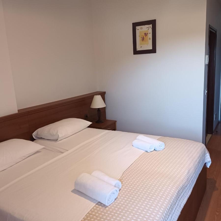 House Hotel Plava Laguna Tisno Quarto foto