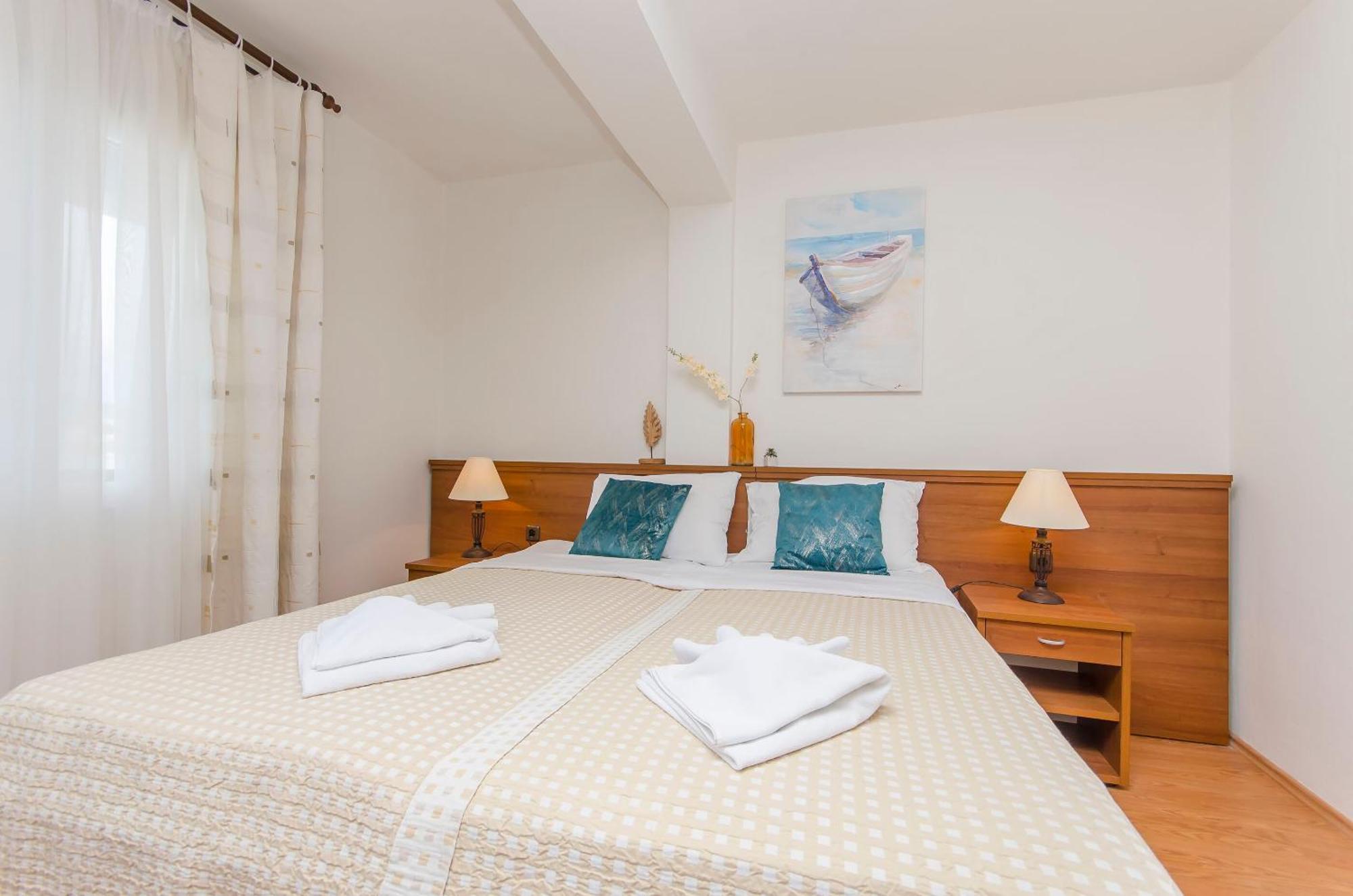 House Hotel Plava Laguna Tisno Exterior foto