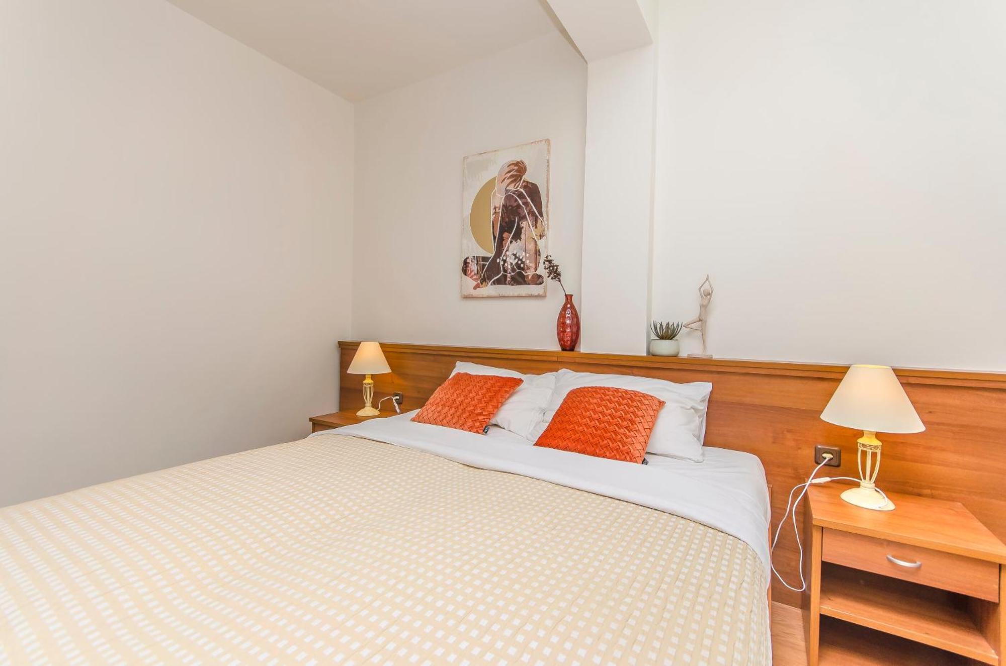 House Hotel Plava Laguna Tisno Exterior foto