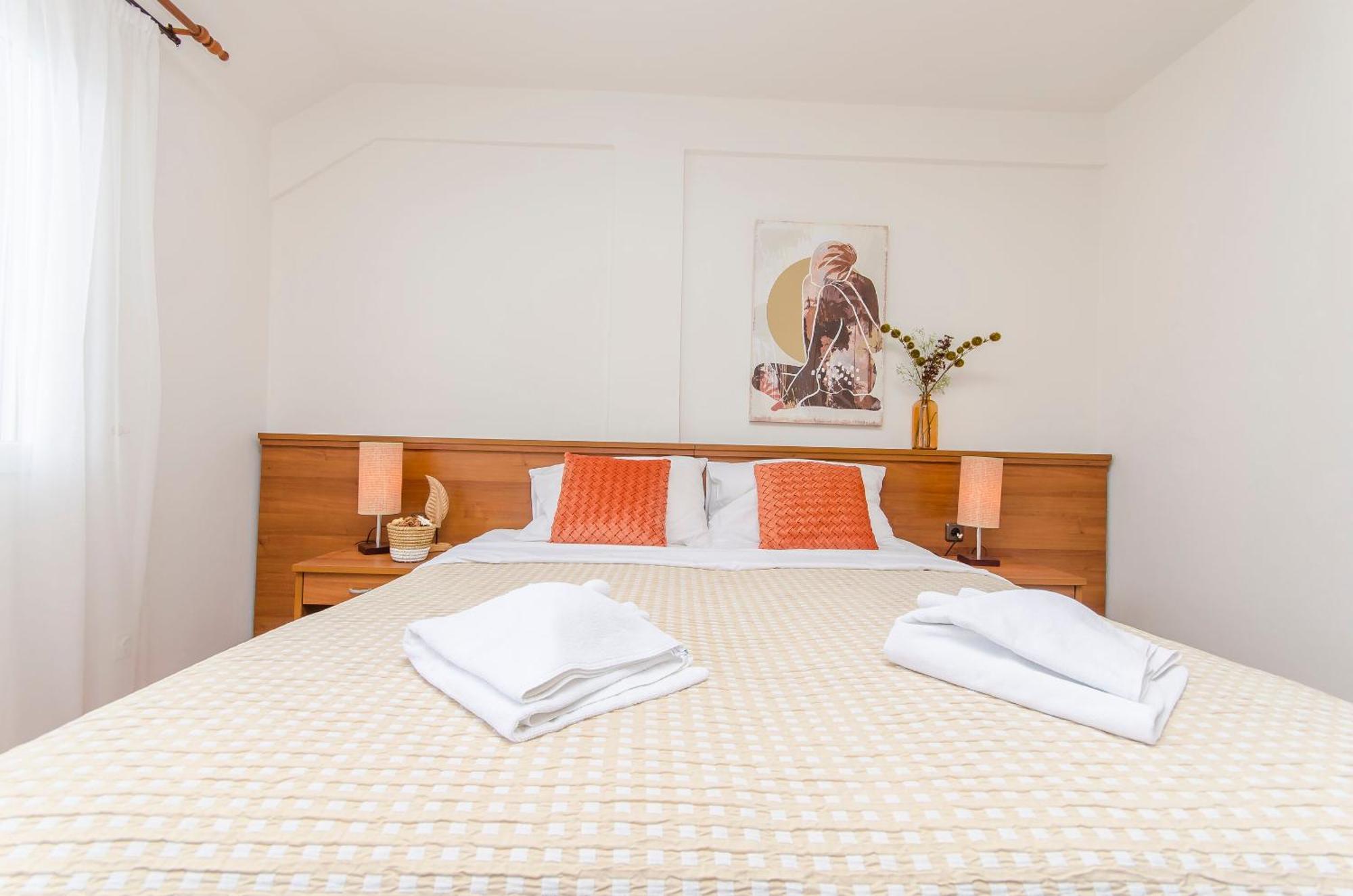 House Hotel Plava Laguna Tisno Exterior foto